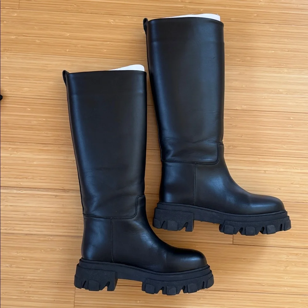 Gia Borghini Perni 07 black leather lug boots in size 37